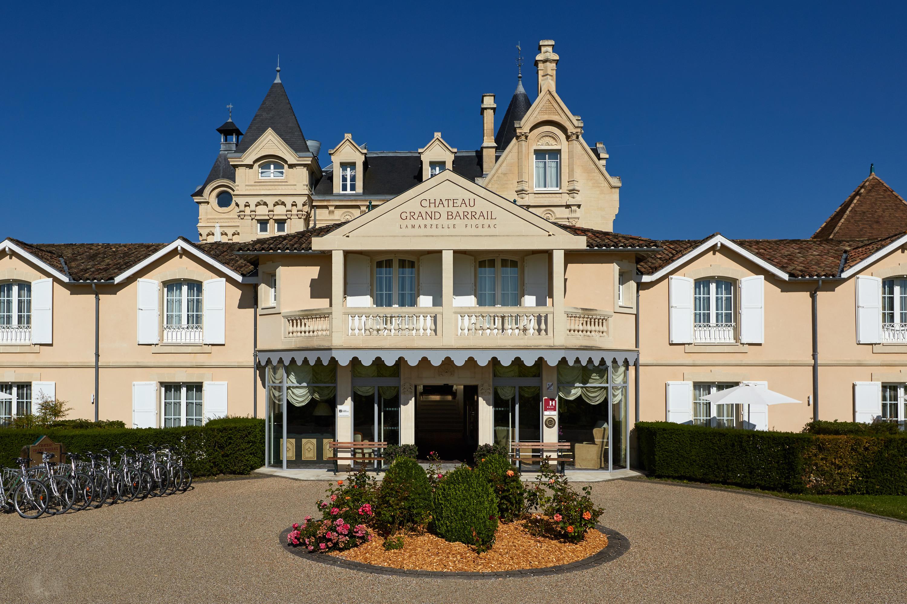 Chateau Hotel Grand Barrail Сент-Эмильон Экстерьер фото